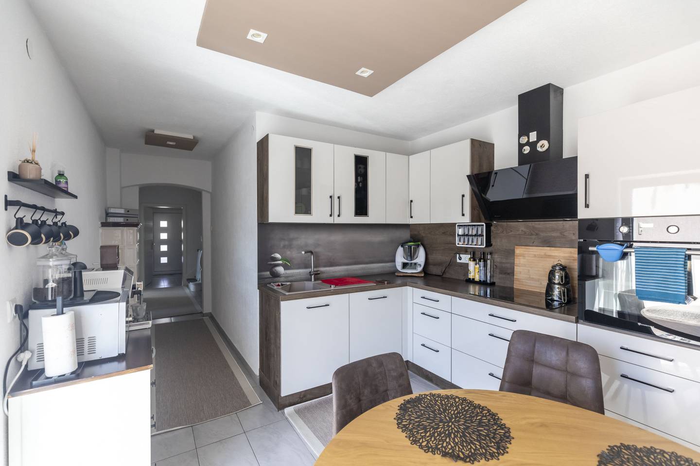Einfamilienhaus mit Balkon Terrasse und Garten