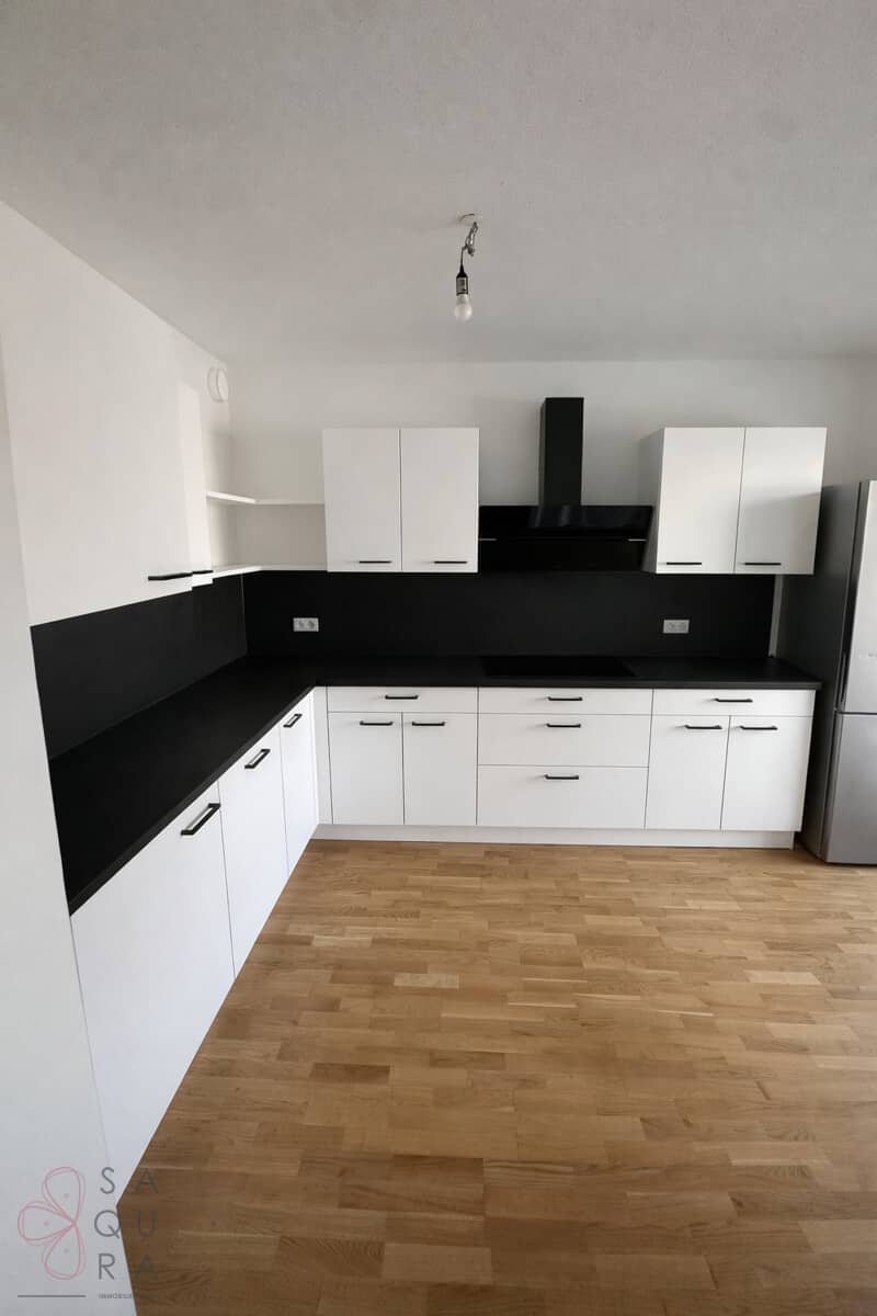 Erdgeschosswohnung mit Garten und Garage