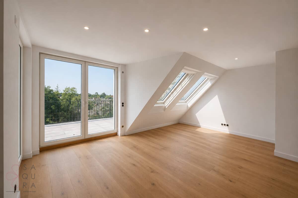 New build apartment with balcony and terrace in Essling