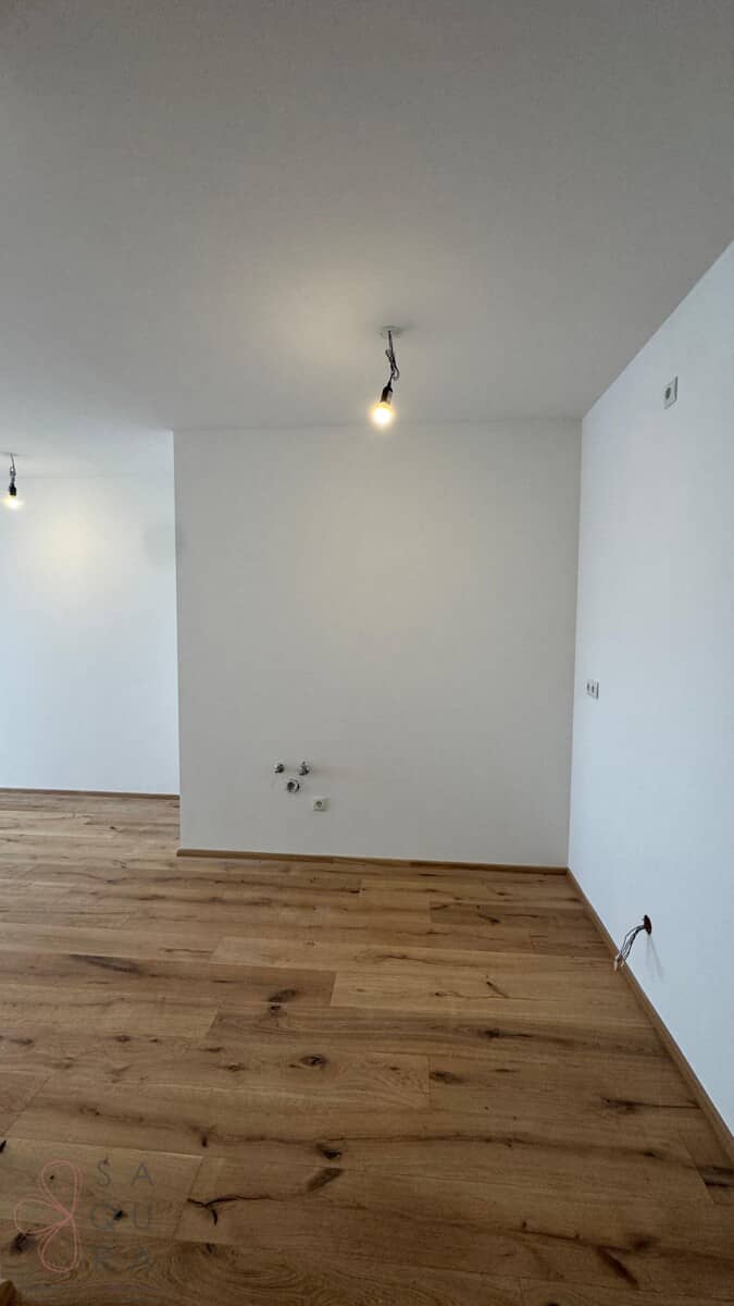 Bright New Build Apartment with Balcony in Prime Location