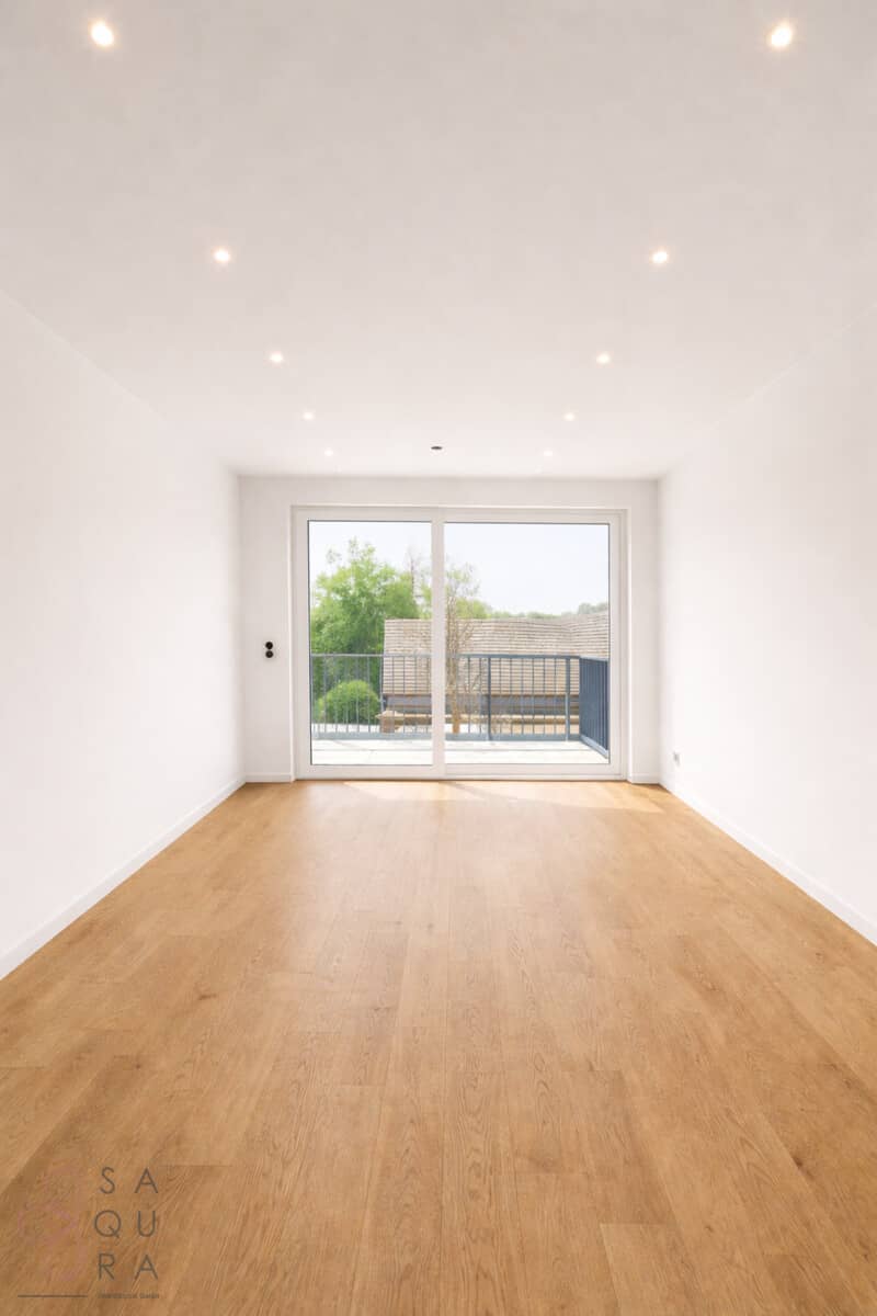 Bright New Build Apartment with Balcony in Prime Location