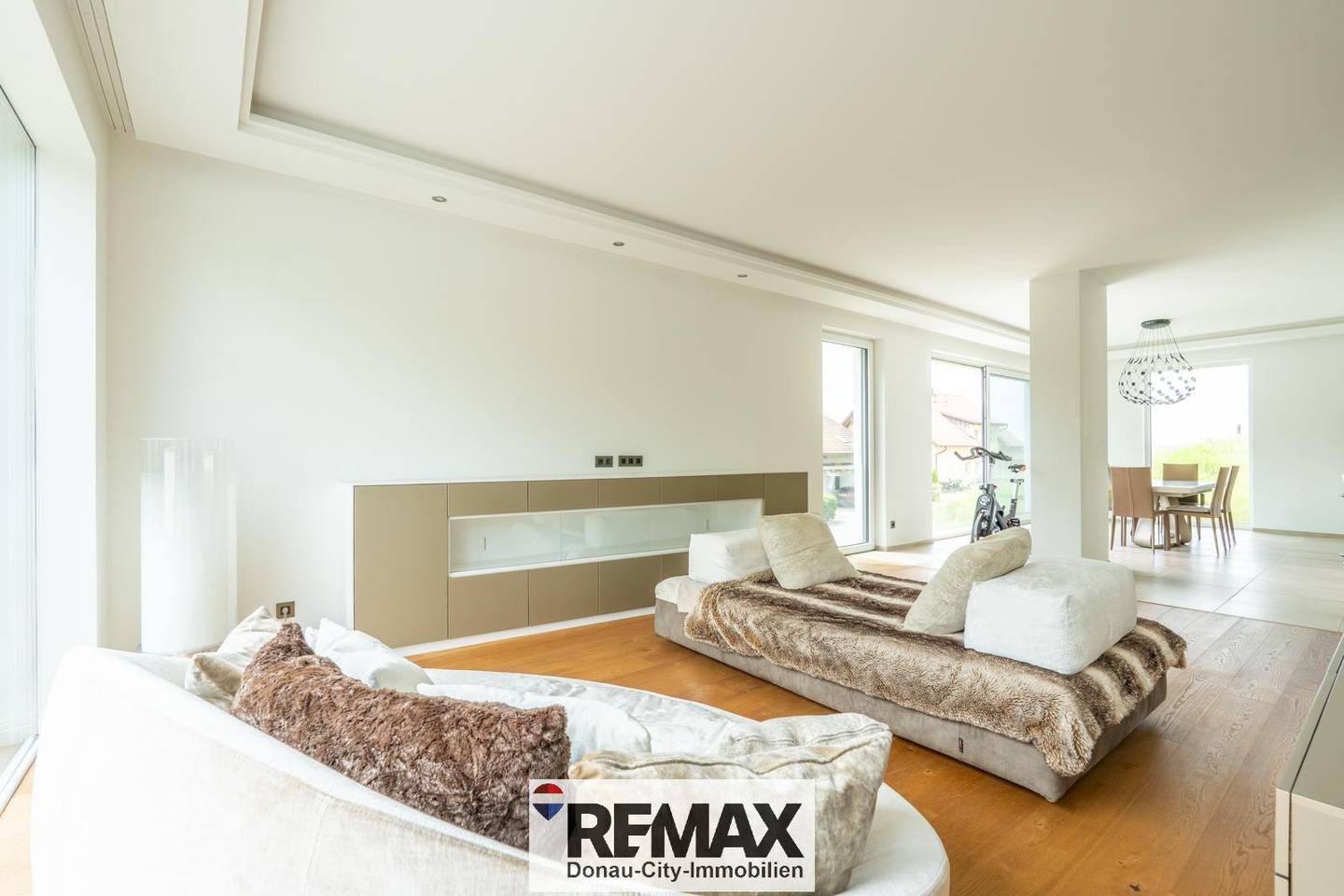 Single family home with garden residence geothermal heating and unobstructed green view