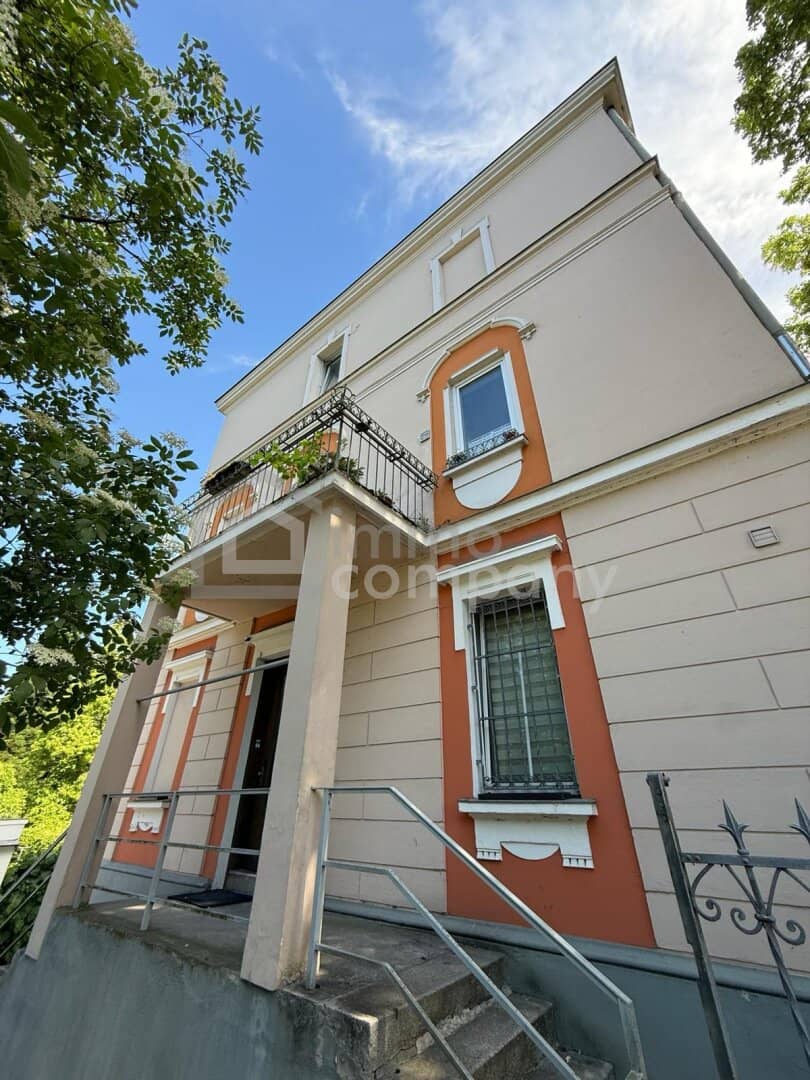 Wohnung mit Garten in Stadtvilla neben dem Burggarten