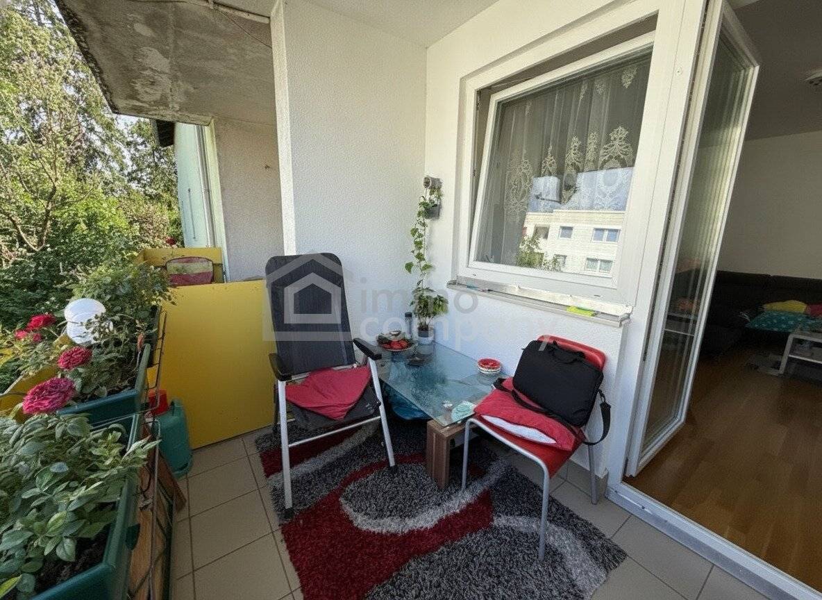 Helle 3 Zimmer Wohnung mit Balkon und Tiefgaragenstellplatz