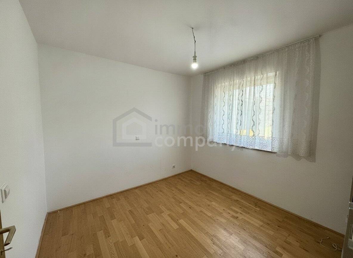 Helle 3 Zimmer Wohnung mit Balkon und Tiefgaragenstellplatz