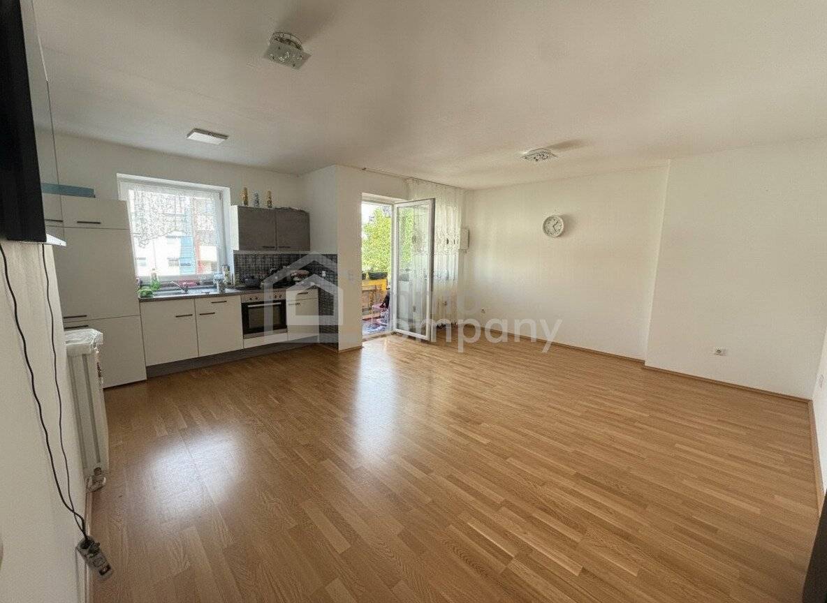 Helle 3 Zimmer Wohnung mit Balkon und Tiefgaragenstellplatz