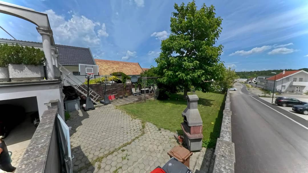 Großzügiges Einfamilienhaus mit Garten und Terrasse