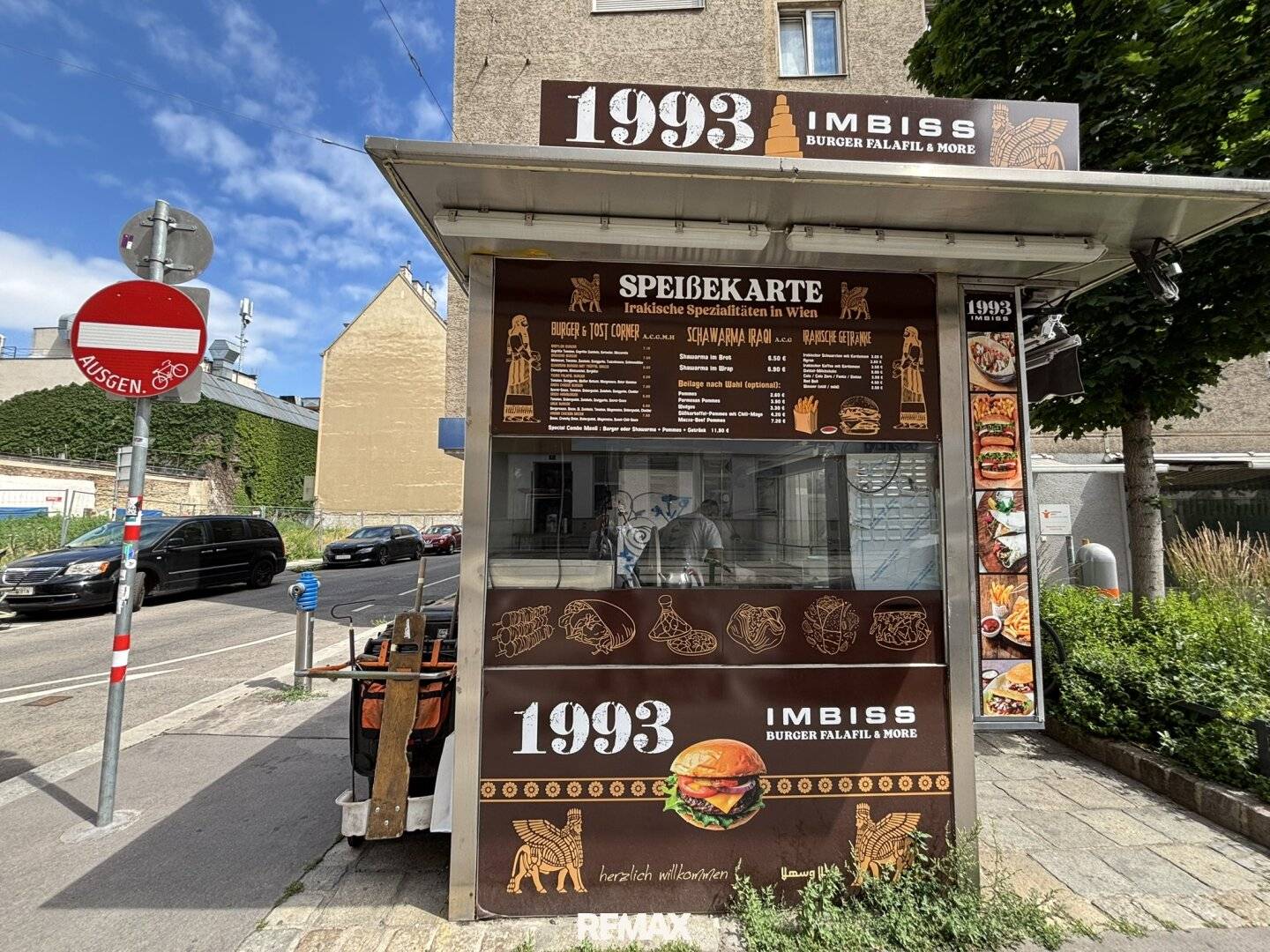 Snack bar in central location with excellent transport links
