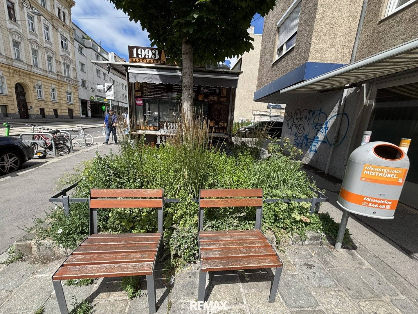 Snack bar in central location with excellent transport links