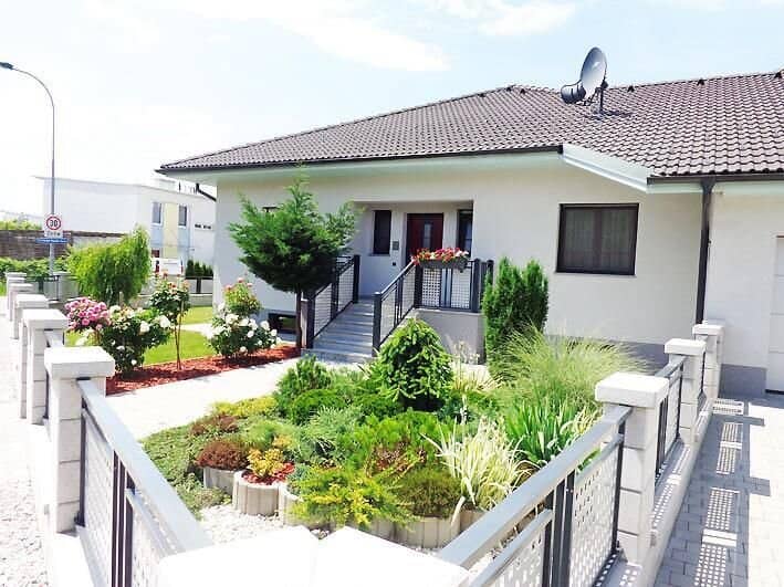 Bungalow mit beheizbarem Pool und Garage in Felixdorf