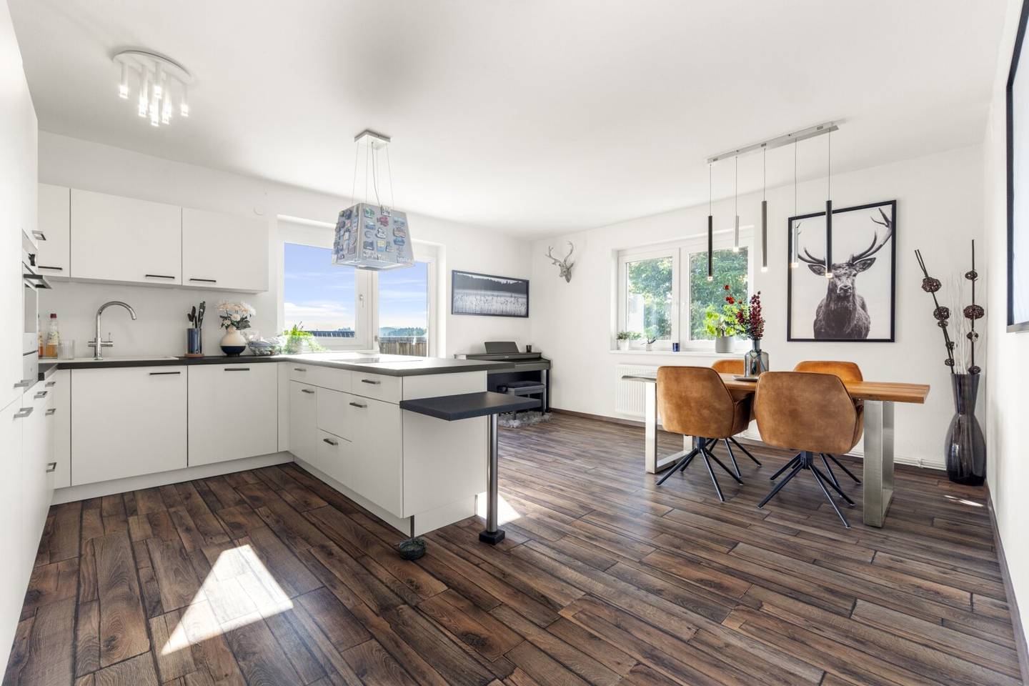 Lichtdurchflutete Wohnung mit großer Terrasse