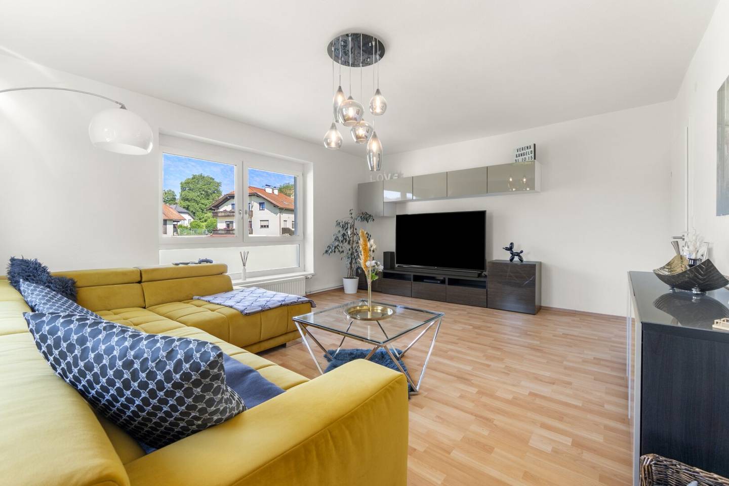 Lichtdurchflutete Wohnung mit großer Terrasse