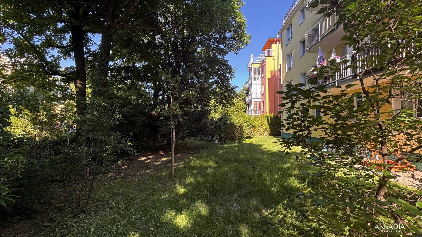 Ruhige Etagenwohnung mit Grünblick und Parkett