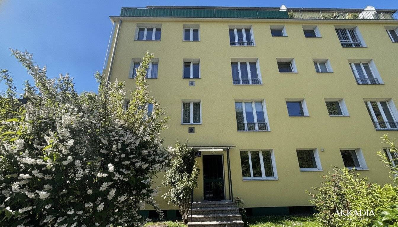 Ruhige Etagenwohnung mit Grünblick und Parkett
