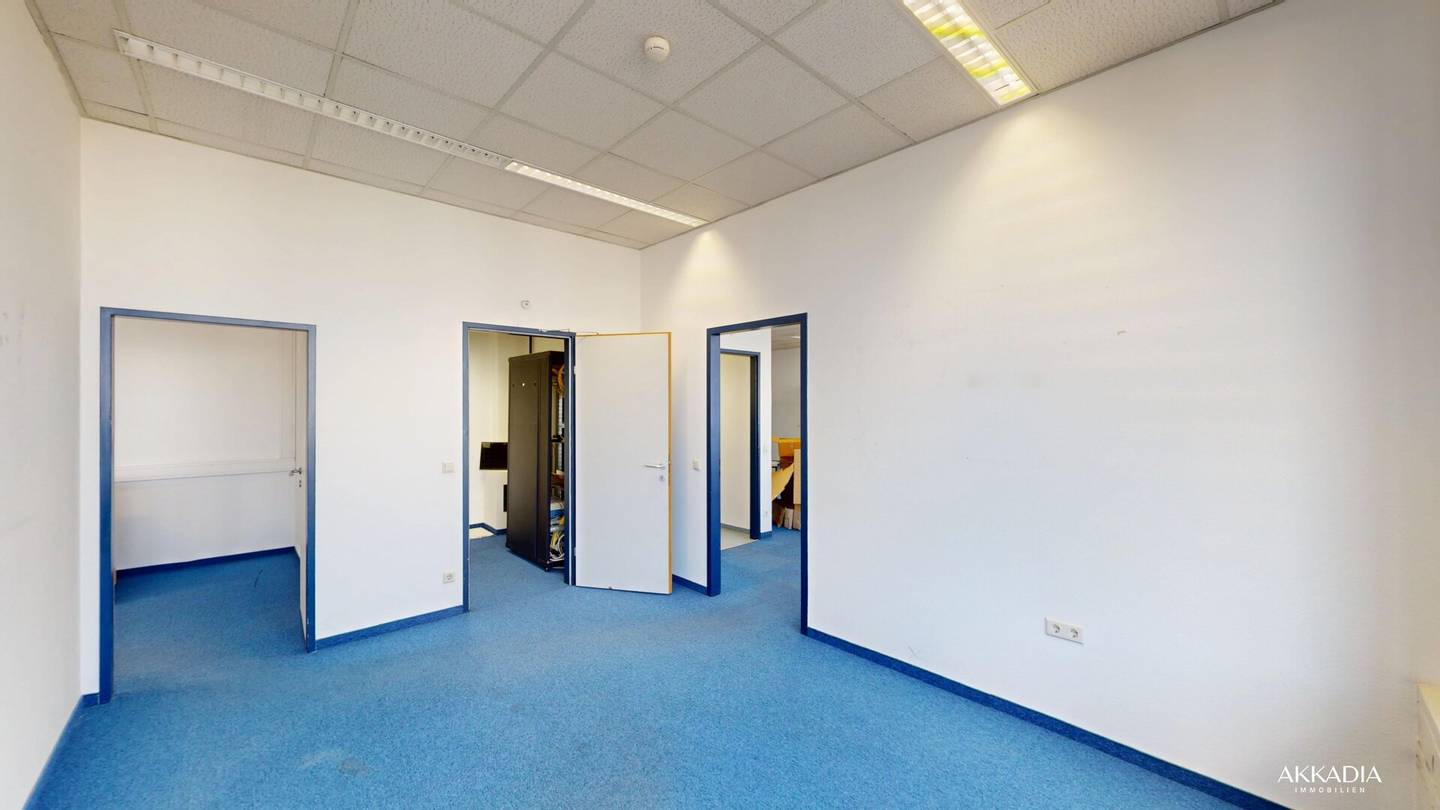 Bright Office Space with Terrace and Courtyard