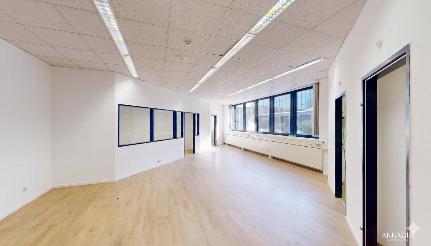 Office space with terrace near Shopping City Süd