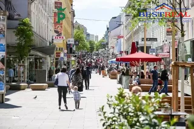 Prime location pedestrian zone Meidling, 360 m² to 950 m² sales space, industry neutral
