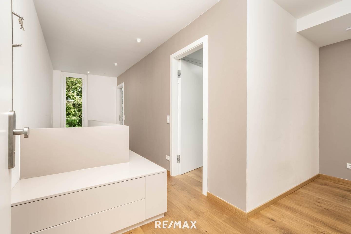Maisonette apartment with garden pool and terraces