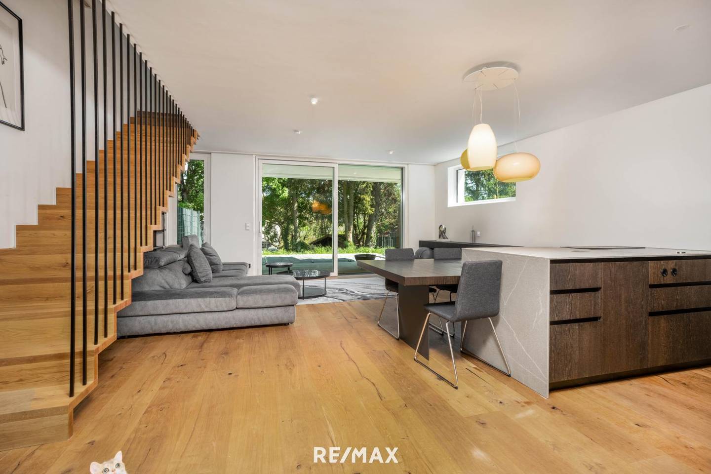 Maisonette apartment with garden pool and terraces