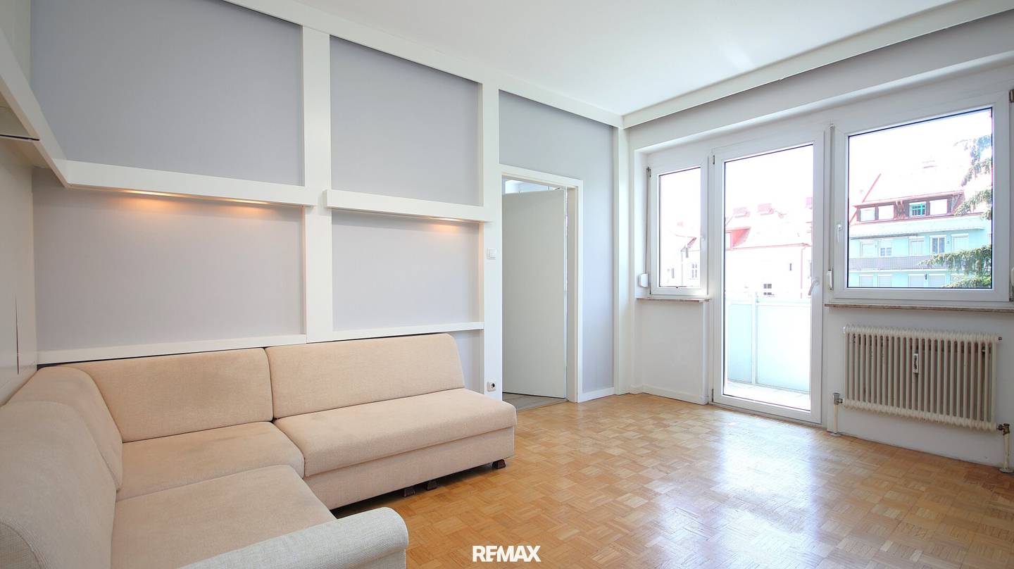 Bright 2 Room Apartment with West Facing Balcony in Eggenberg