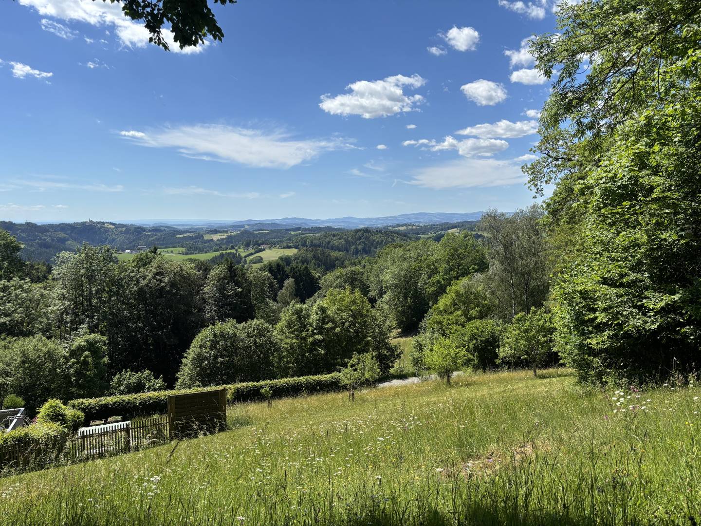 Großes Baugrundstück mit Fernblick ohne Bauzwang