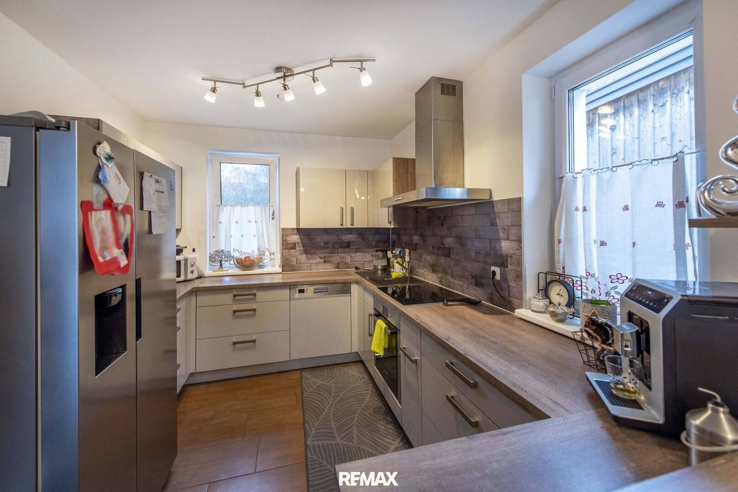 Sunny semi-detached house with terrace and panoramic view