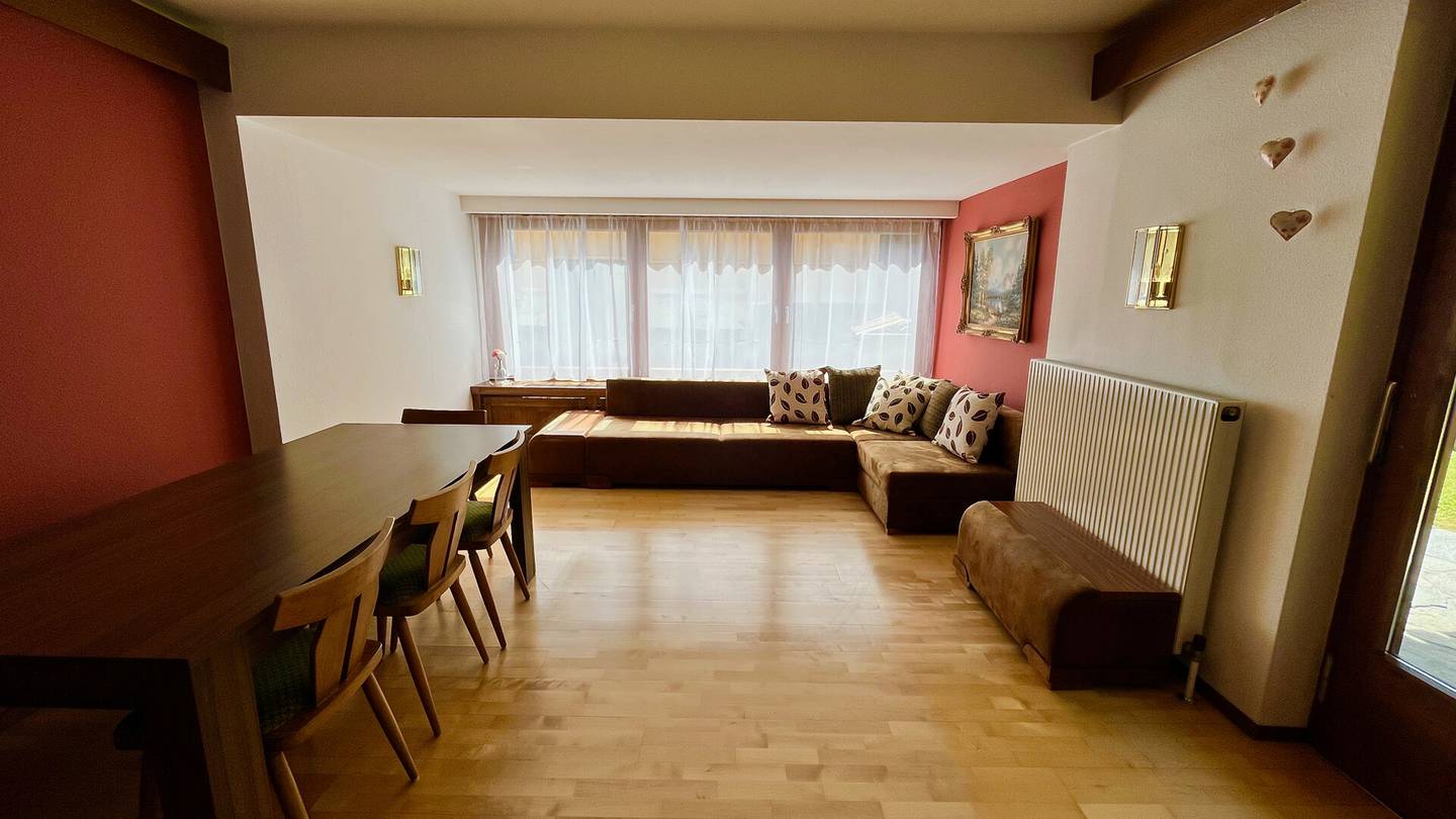Well maintained apartment with terrace and garden