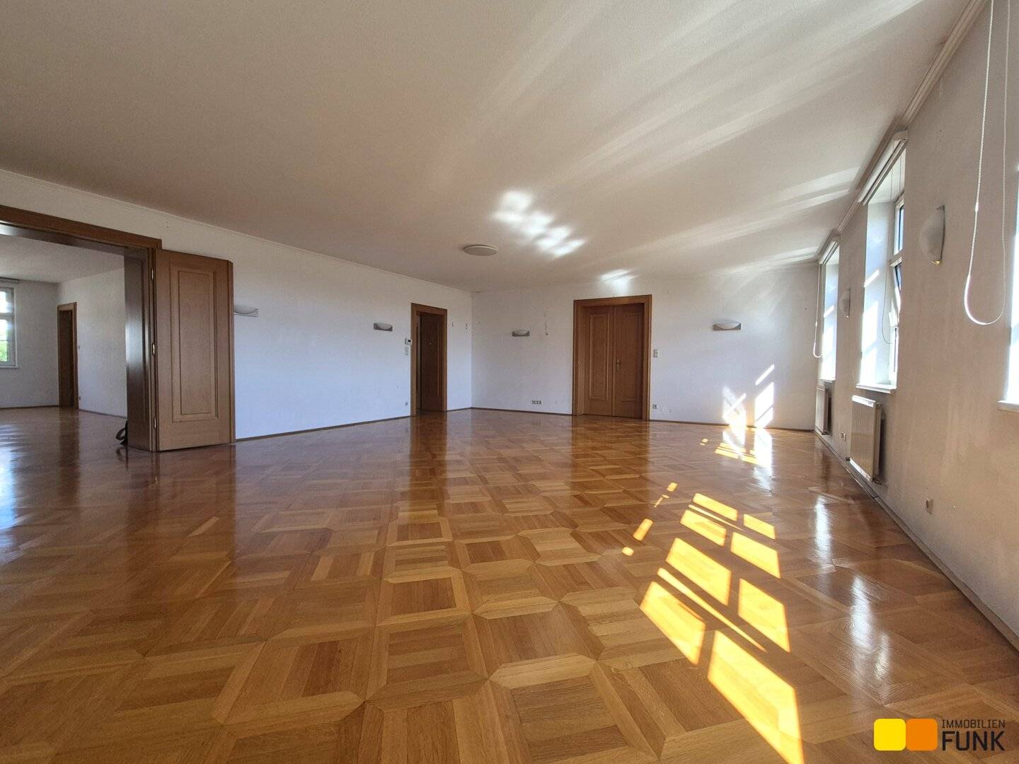 Dachgeschosswohnung mit Donaublick im Palais Fellner-Feldegg