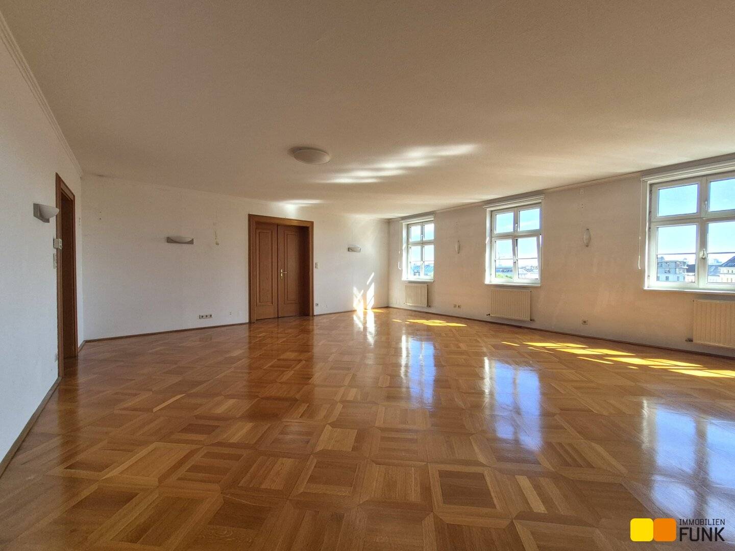 Dachgeschosswohnung mit Donaublick im Palais Fellner-Feldegg