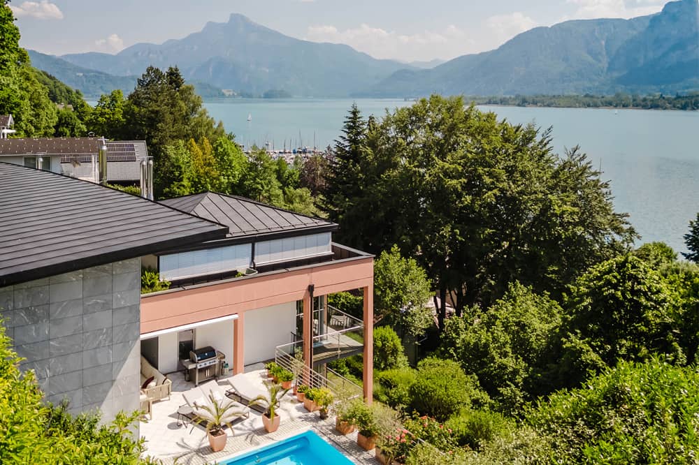 Villa mit Panoramablick und Poolterrasse am Mondsee