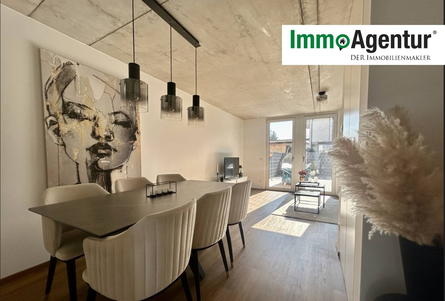 Neuwertiges Reihenhaus mit größter Terrasse der Anlage