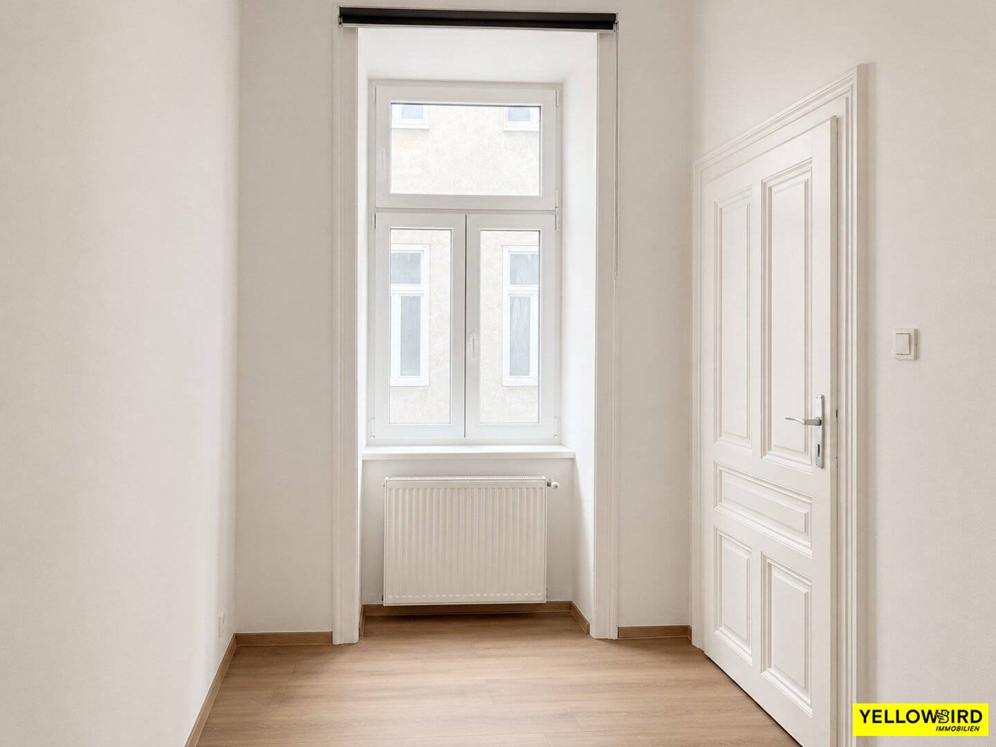 Bright Altbau Apartment with Elevator in Historic Building