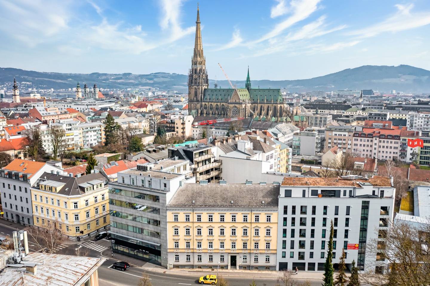 Charmantes Altbaujuwel mit Balkon und Lift nahe der Donau