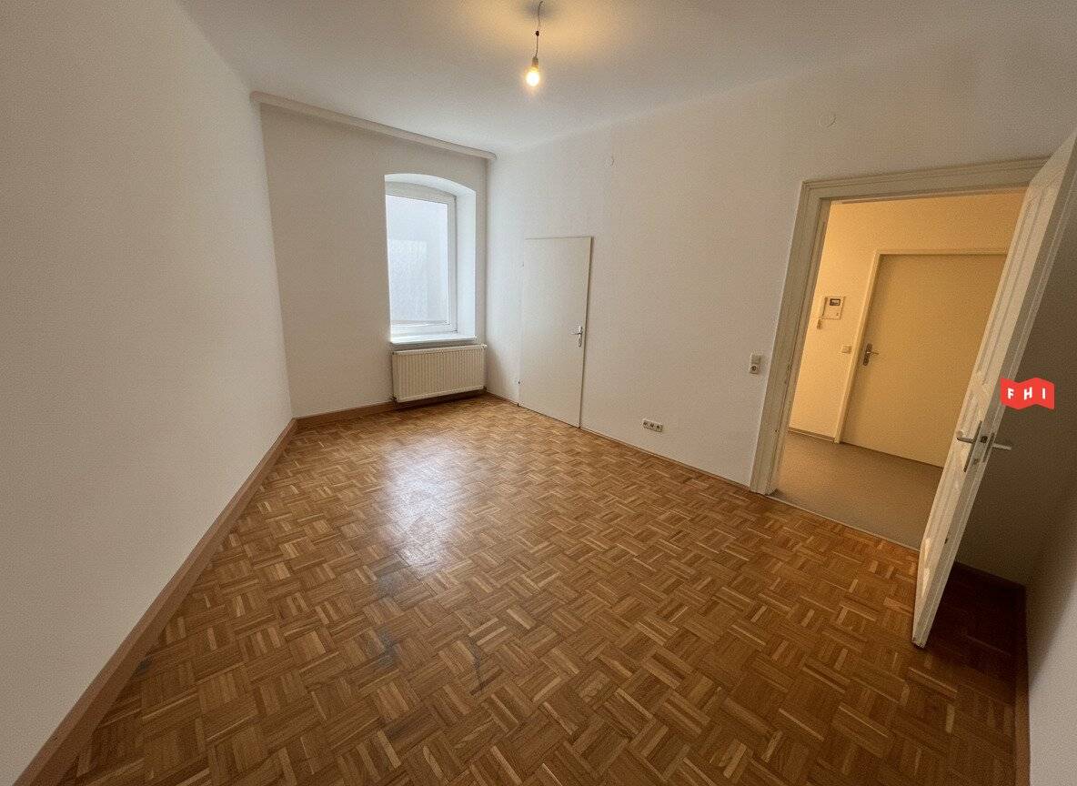 Charmantes Altbaujuwel mit Balkon und Lift nahe der Donau
