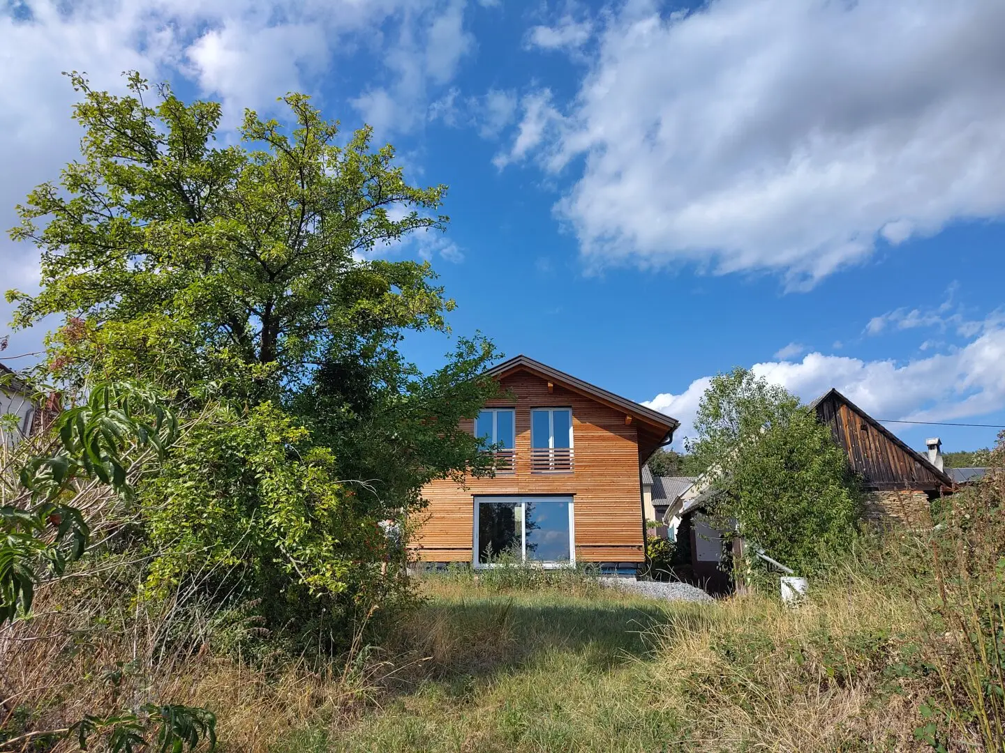 Single-family house shell with panoramic view and large plot