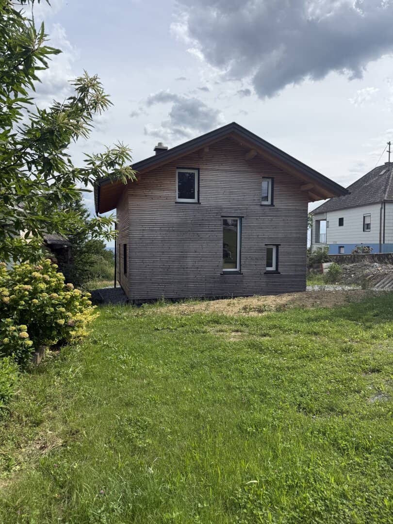 Single-family house shell with panoramic view and large plot