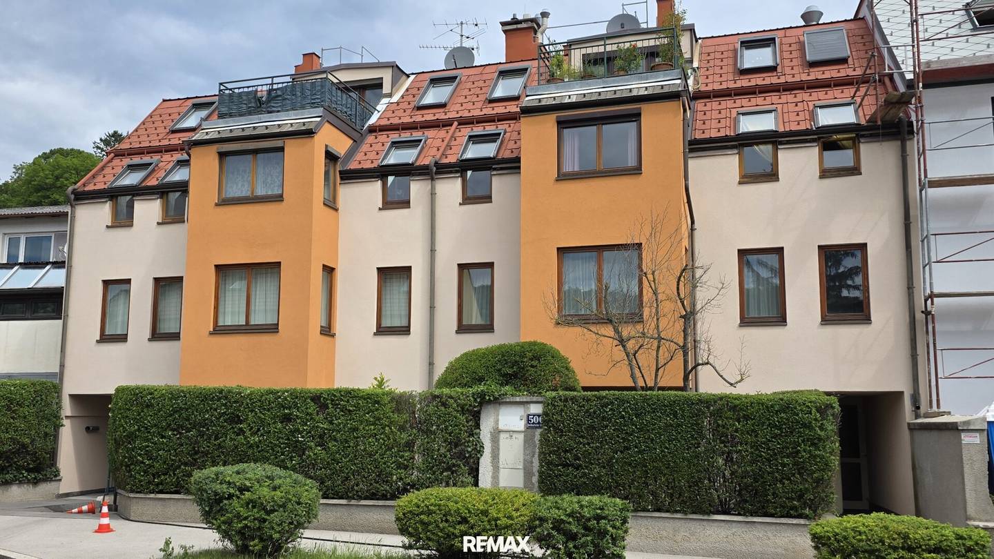 Bright New Build Maisonette Apartment with Sauna and Underground Parking