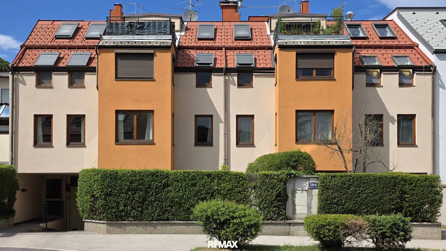 Bright New Build Maisonette Apartment with Sauna and Underground Parking