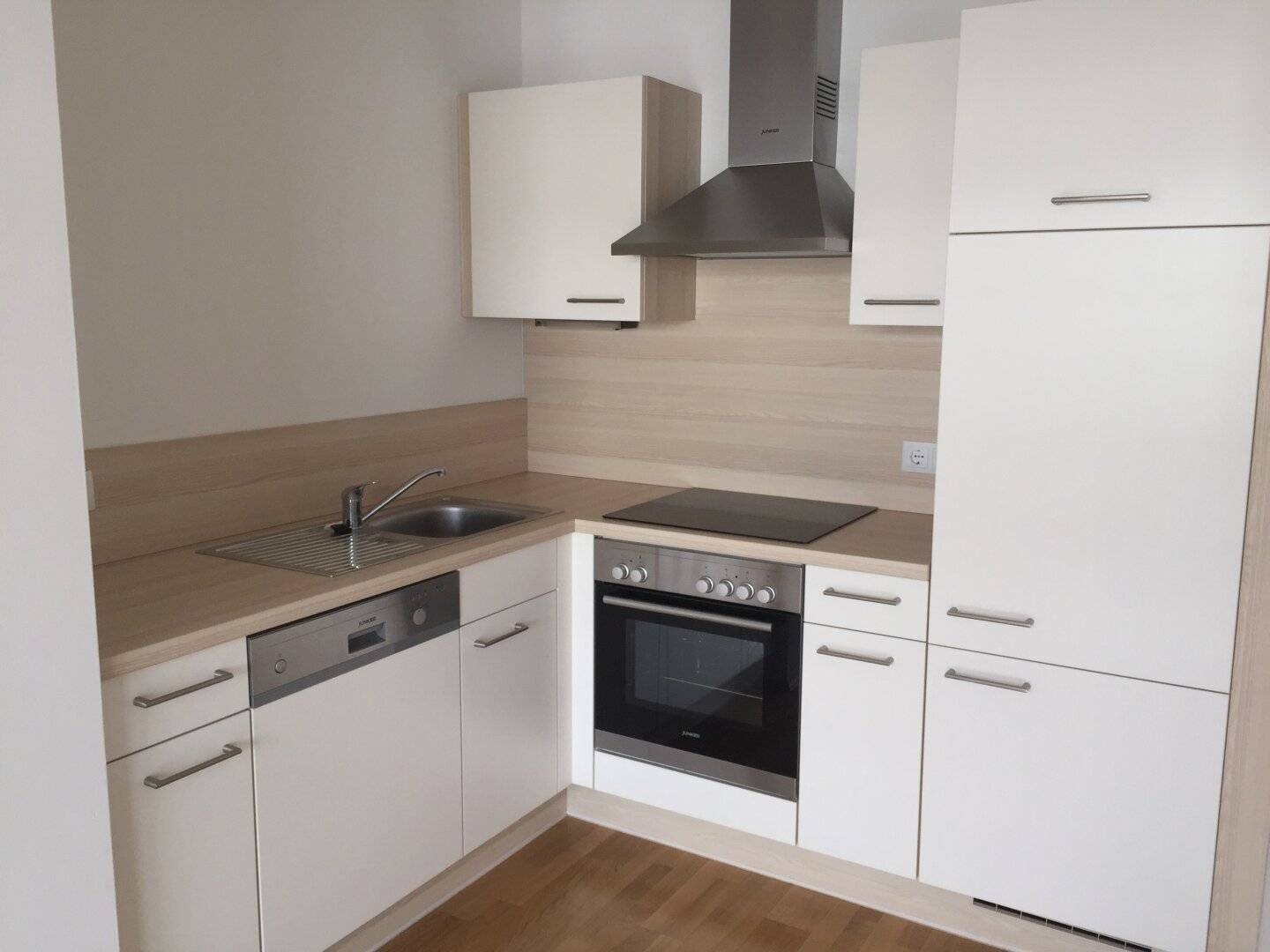 Anlegerwohnung mit Balkon und Tiefgarage in Waidmannsdorf