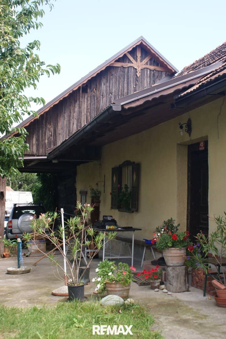 Ferienhaus mit Weingarten und Keller in Slowenien