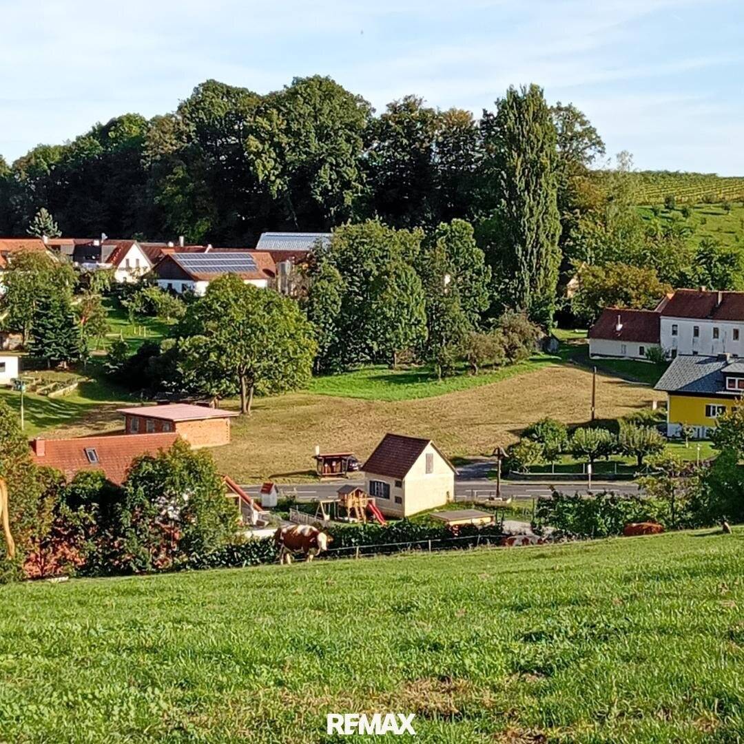 Baugrundstück in Weinbauregion mit Teilungsmöglichkeit