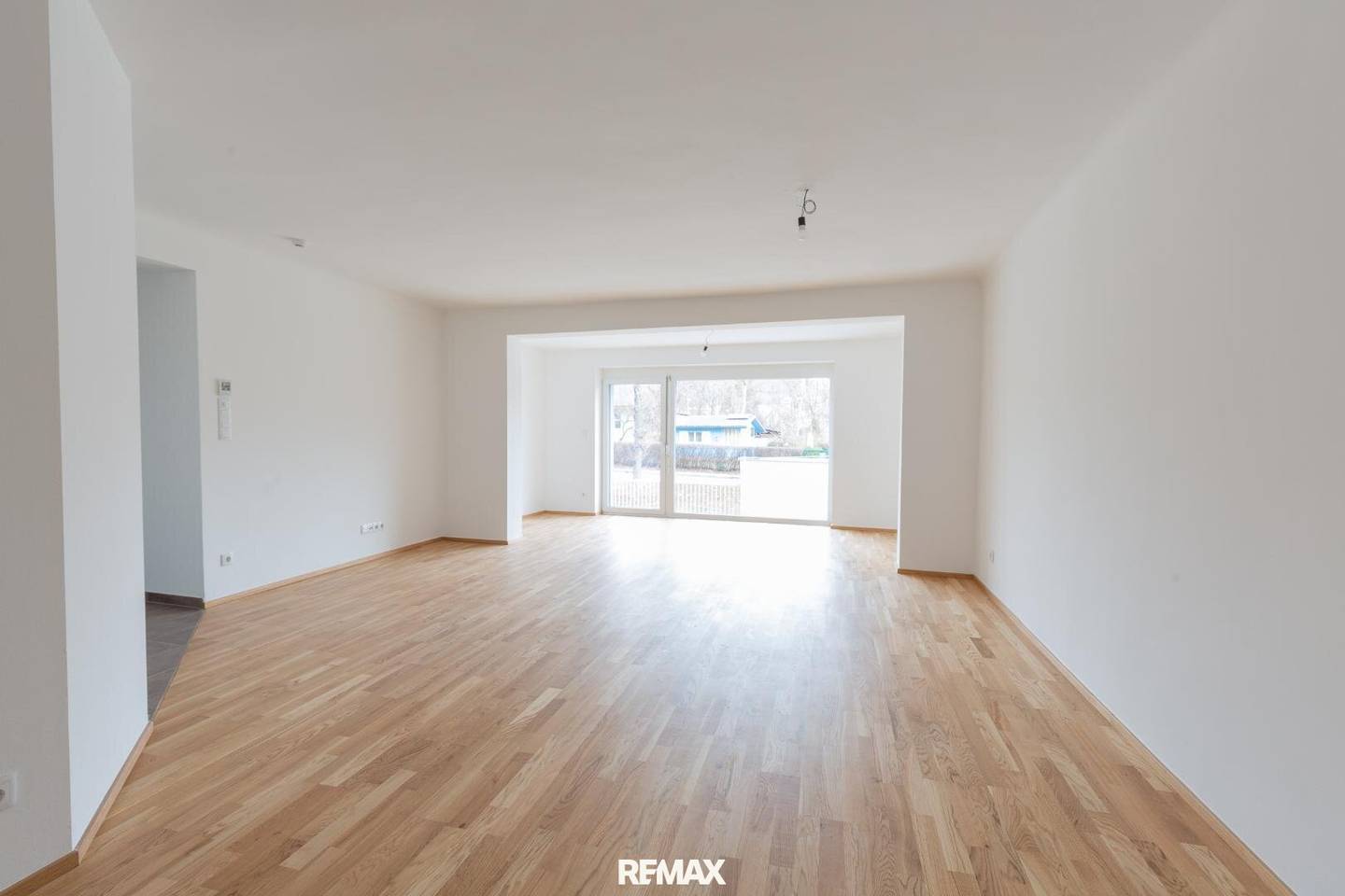 Erdgeschosswohnung mit Terrasse nahe Floßlendplatz