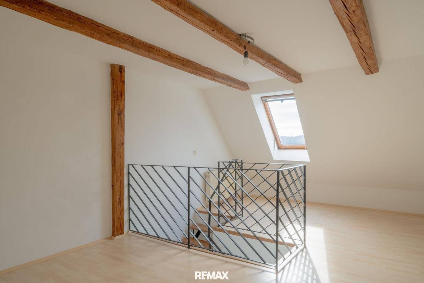 Helle Maisonettewohnung mit Galerie und Weitblick