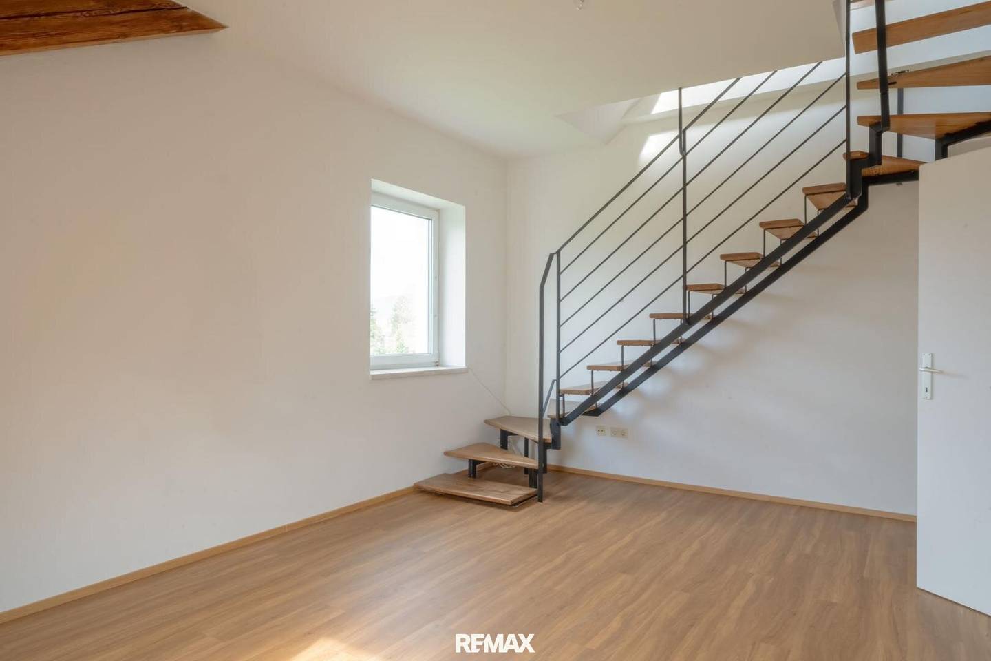 Helle Maisonettewohnung mit Galerie und Weitblick