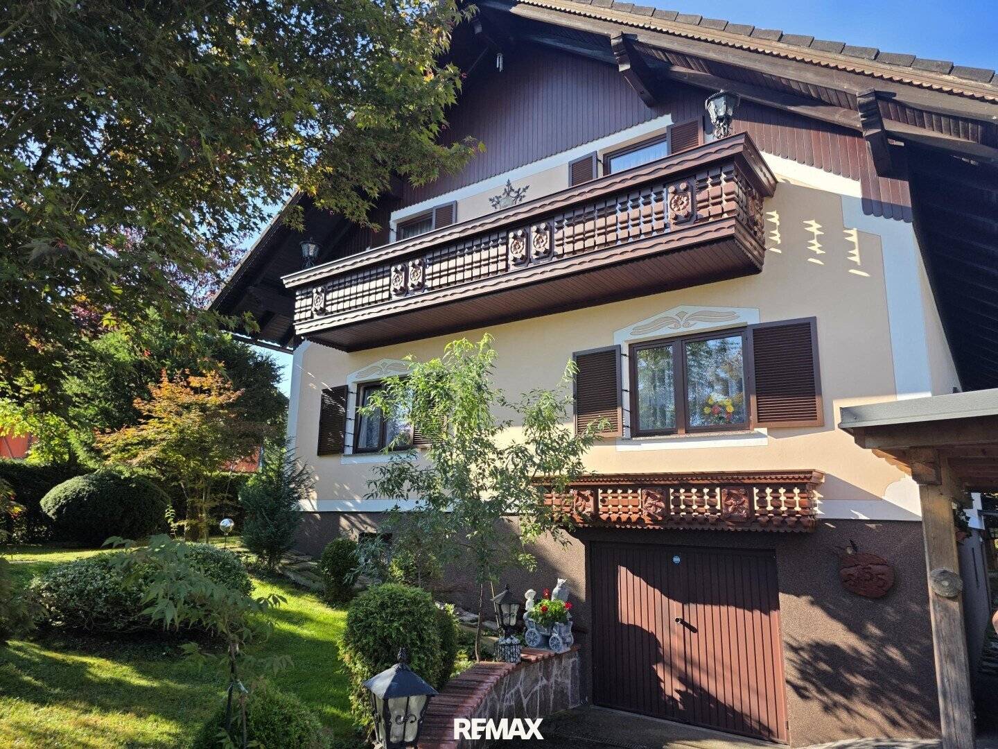 Gepflegtes Einfamilienhaus mit Garten und Garage