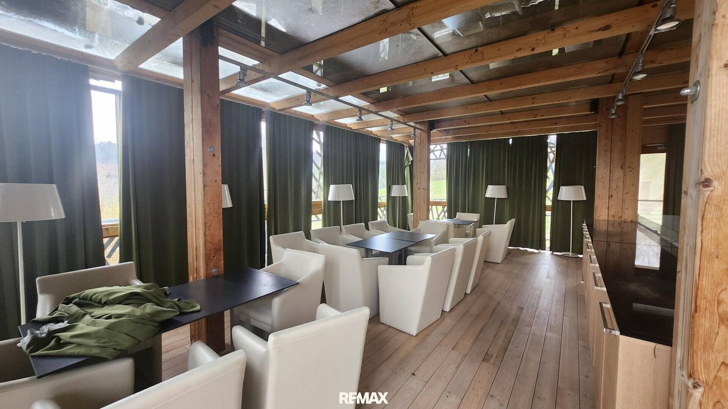 Modernes 4 Sterne Hotel mit Wellnessbereich und Naturpool