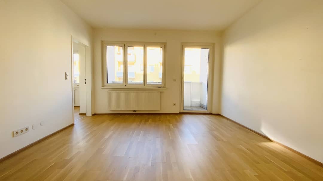 Gepflegte Etagenwohnung mit Loggia und Einbauküche nahe der Universitäten