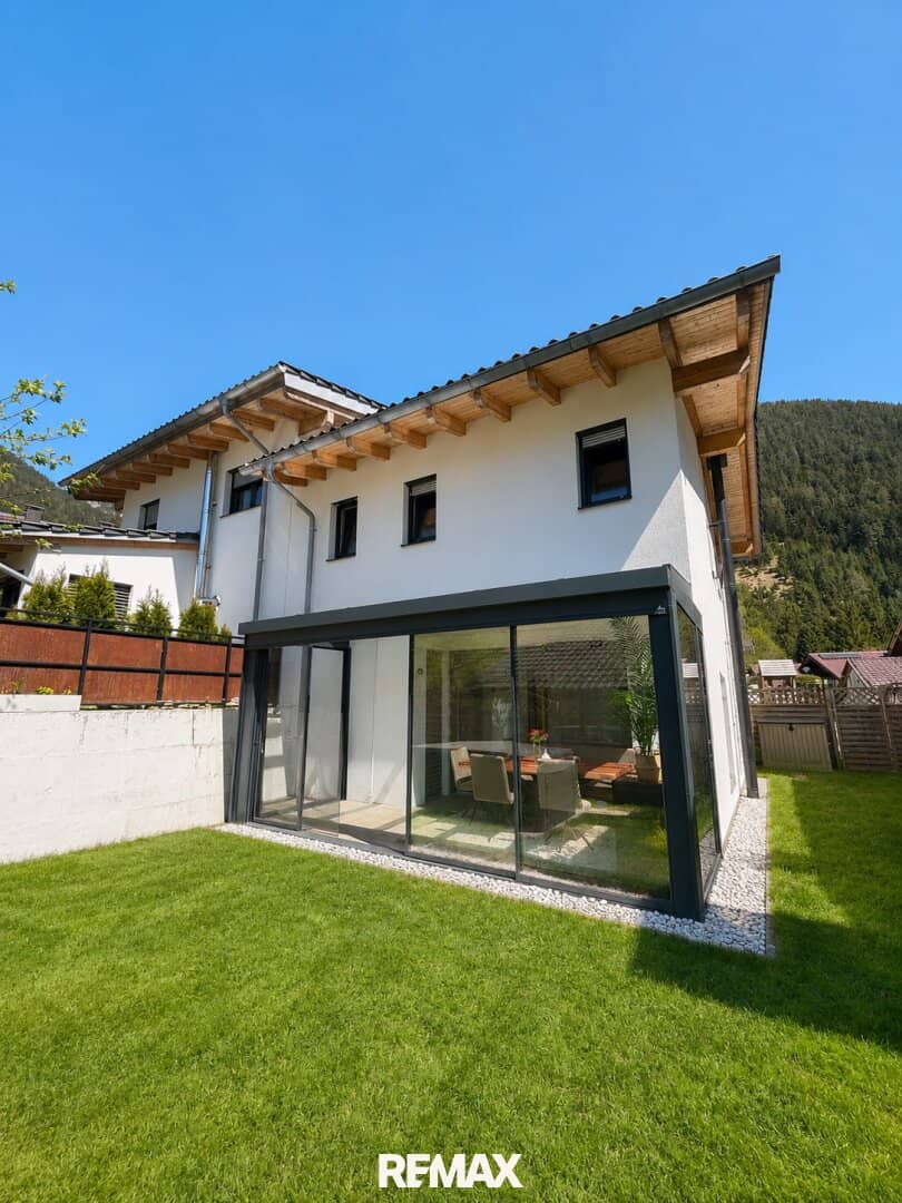 Moderne Doppelhaushälfte mit Garten in Eben am Achensee