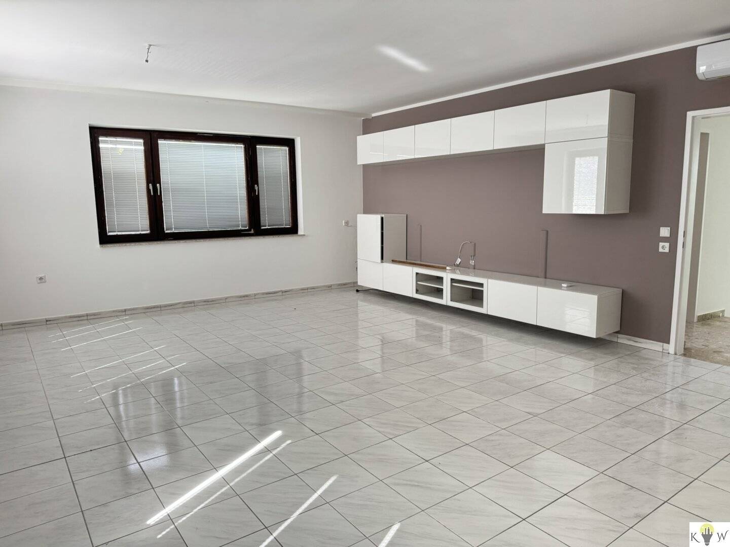 Family-friendly house with garden and garage
