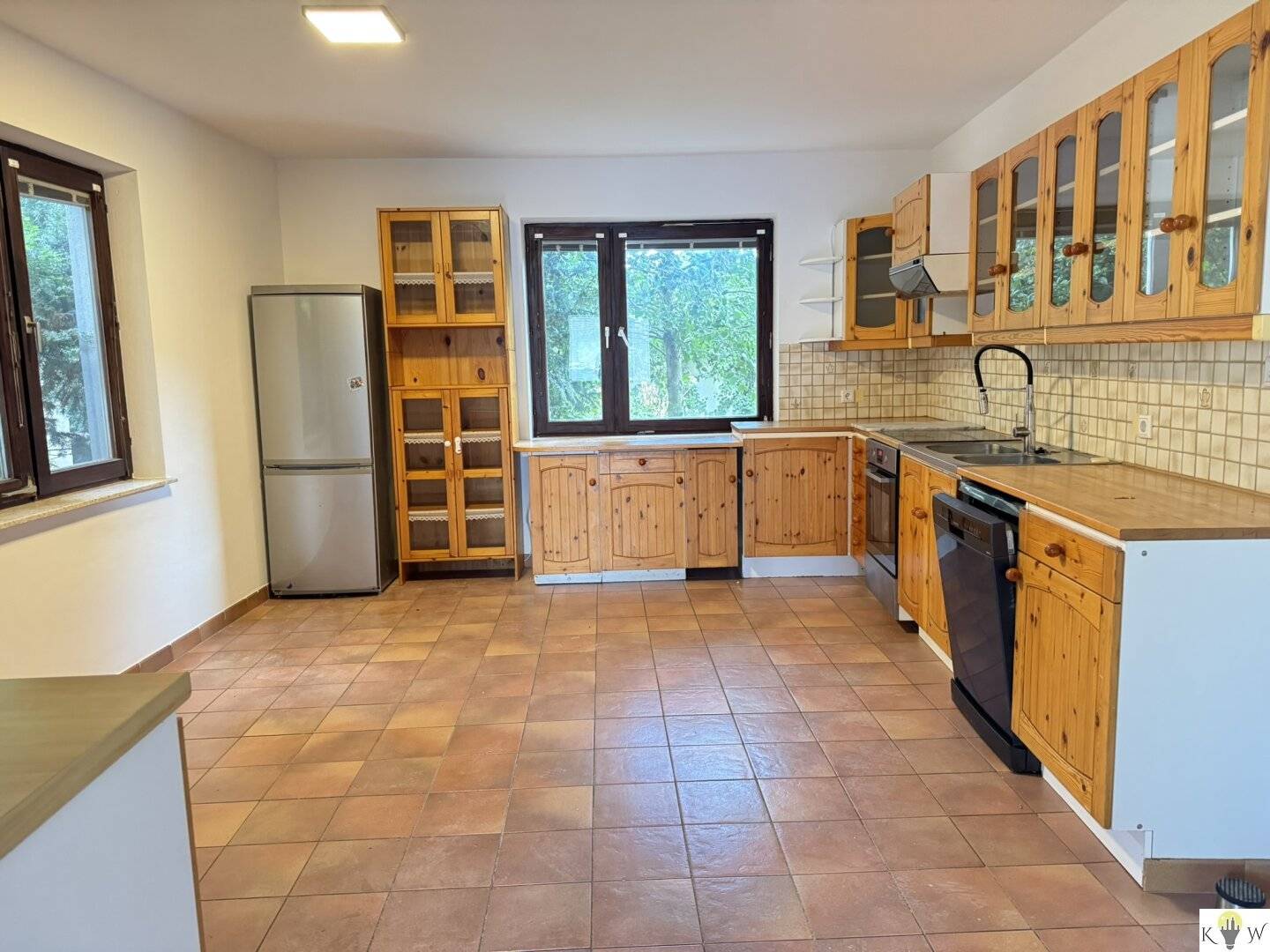 Family-friendly house with garden and garage